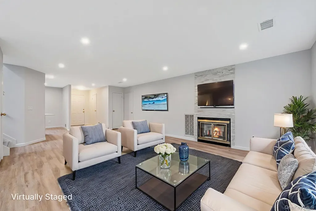 7 Mallard Path Coram NY 11727