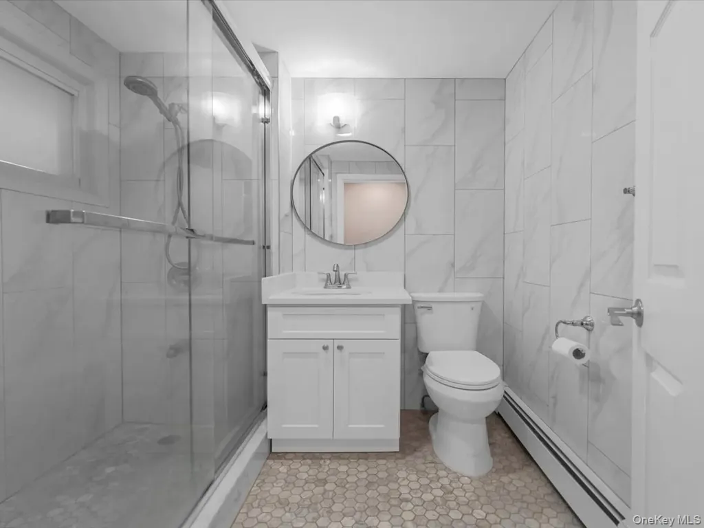 19 Ridge Drive E Roslyn NY 11576