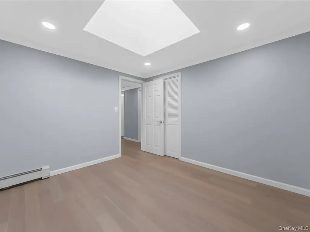 19 Ridge Drive E Roslyn NY 11576