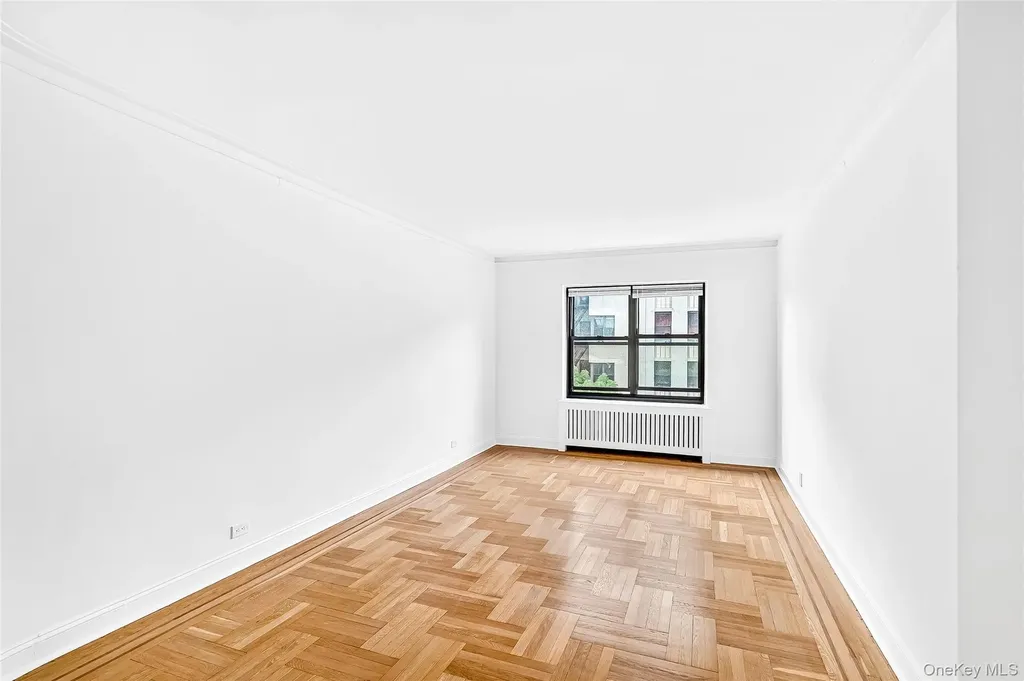 190 E Mosholu Parkway S Bronx NY 10458