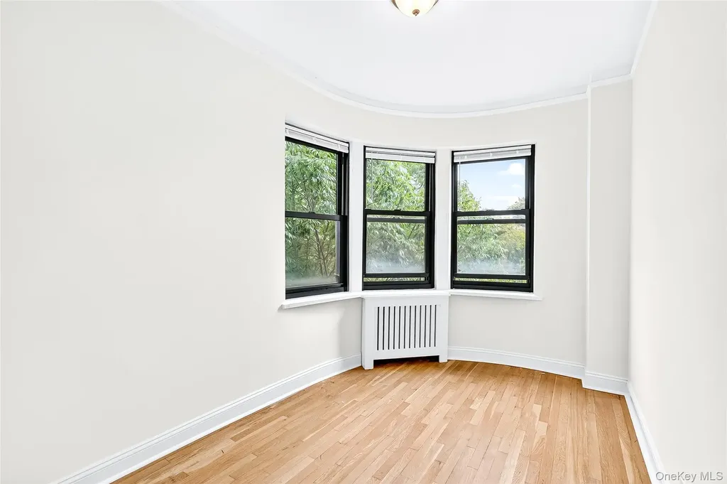 190 E Mosholu Parkway S Bronx NY 10458