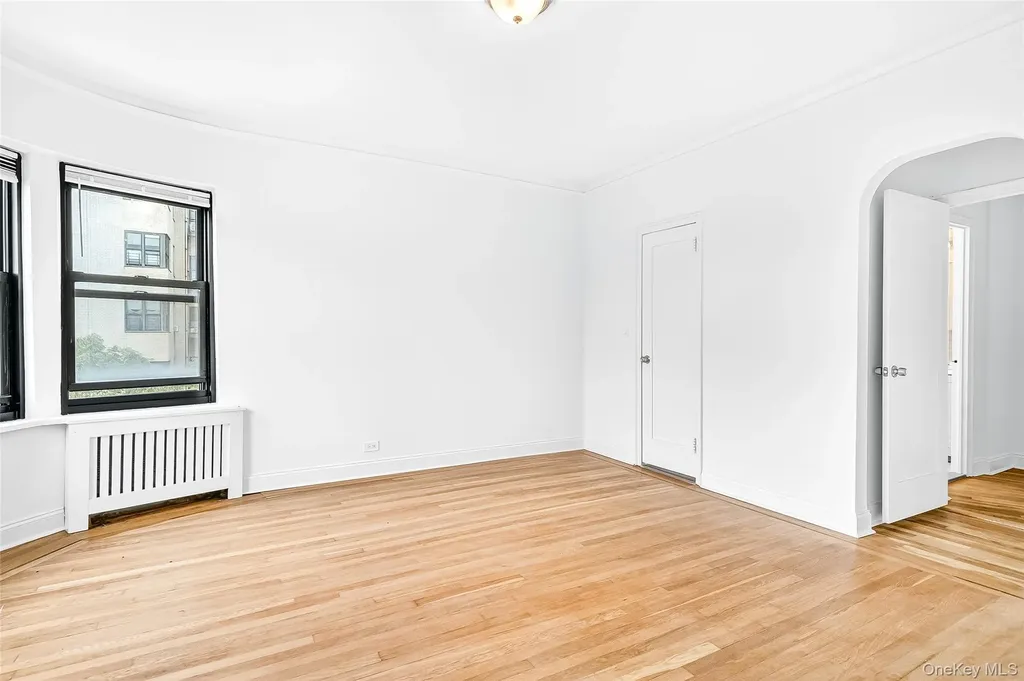 190 E Mosholu Parkway S Bronx NY 10458