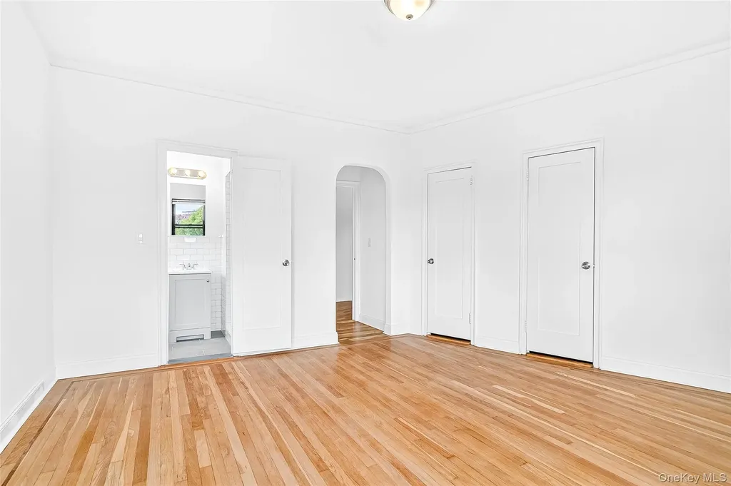 190 E Mosholu Parkway S Bronx NY 10458