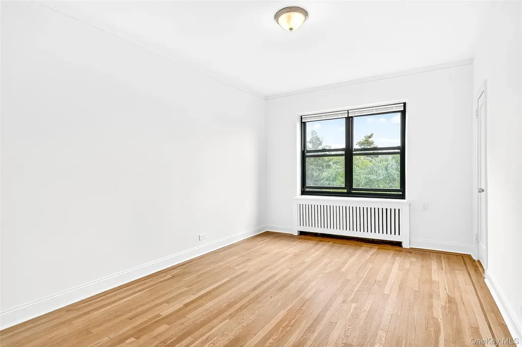 190 E Mosholu Parkway S Bronx NY 10458