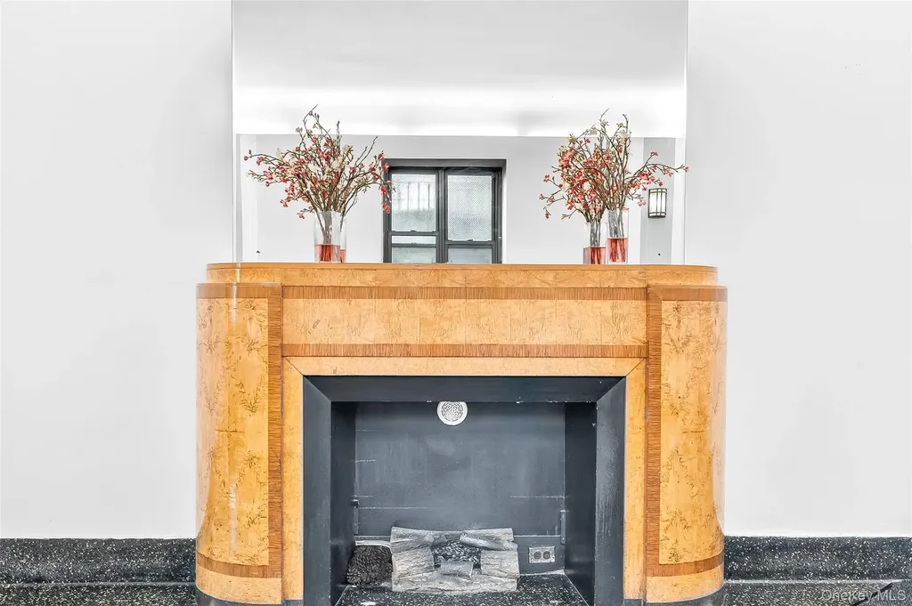 190 E Mosholu Parkway S Bronx NY 10458