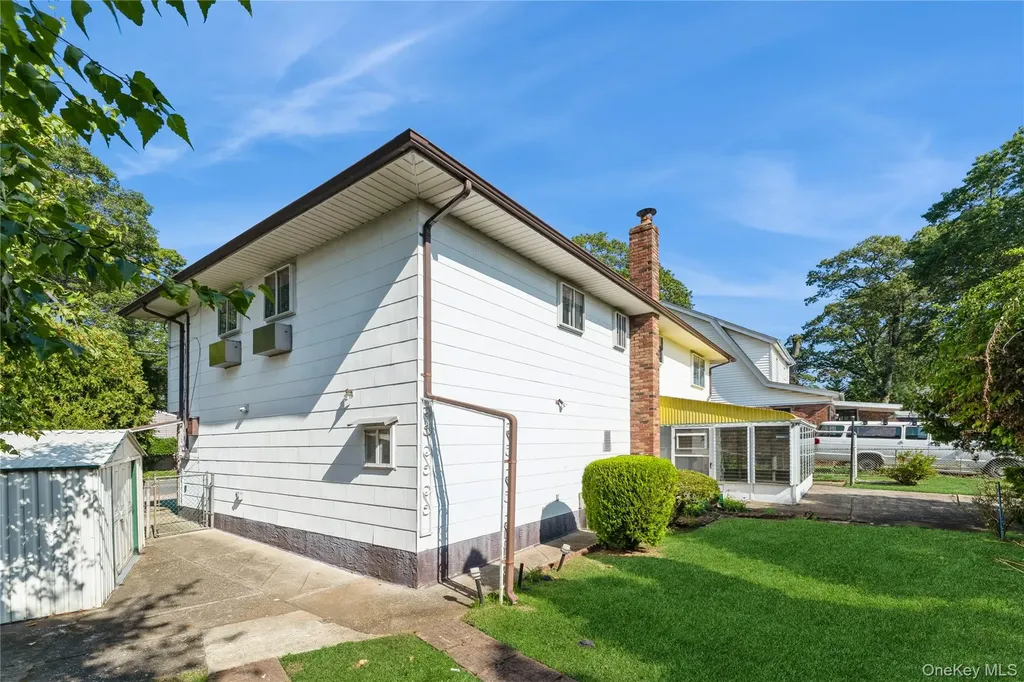 59 Cornwell Avenue Valley Stream NY 11580