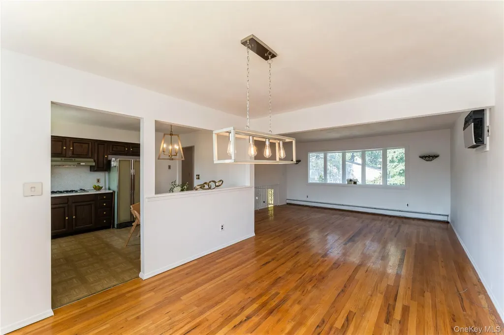 59 Cornwell Avenue Valley Stream NY 11580