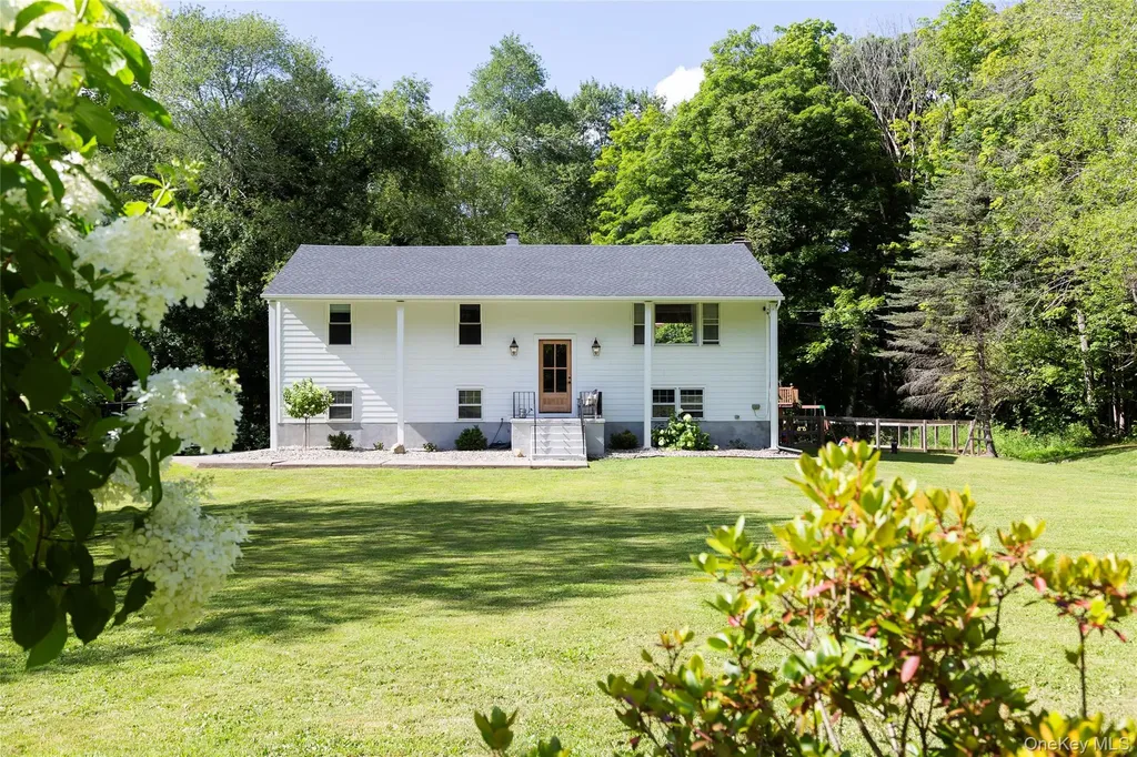 56 Hoof Print Road Millbrook NY 12545