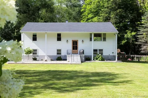 56 Hoof Print Road Millbrook NY 12545