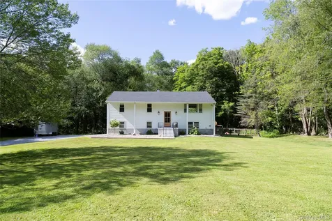 56 Hoof Print Road Millbrook NY 12545