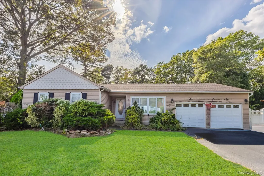 20 Westminster Drive Bohemia NY 11716