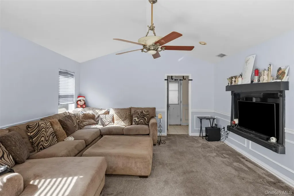 20 Westminster Drive Bohemia NY 11716