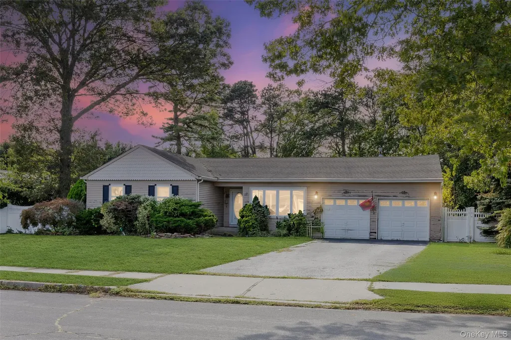 20 Westminster Drive Bohemia NY 11716