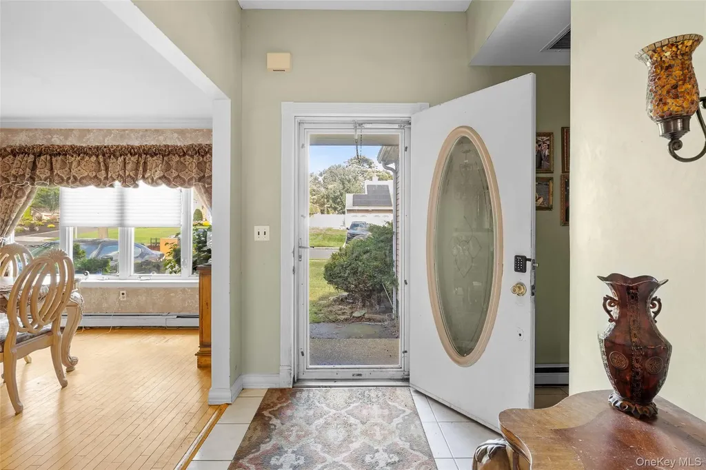 20 Westminster Drive Bohemia NY 11716