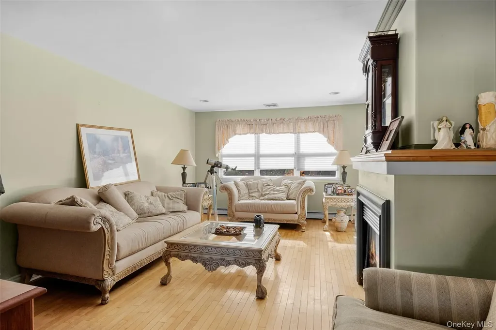 20 Westminster Drive Bohemia NY 11716