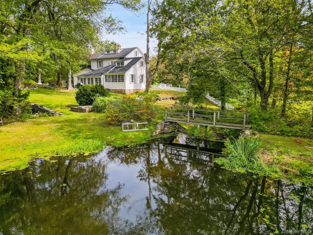 18 Salem Road Pound Ridge NY 10576