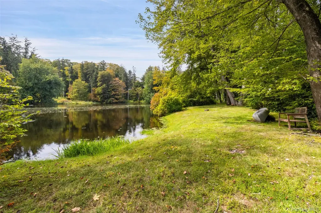 18 Salem Road Pound Ridge NY 10576
