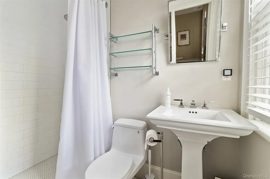 18 Salem Road Pound Ridge NY 10576