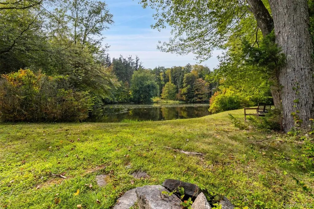 18 Salem Road Pound Ridge NY 10576