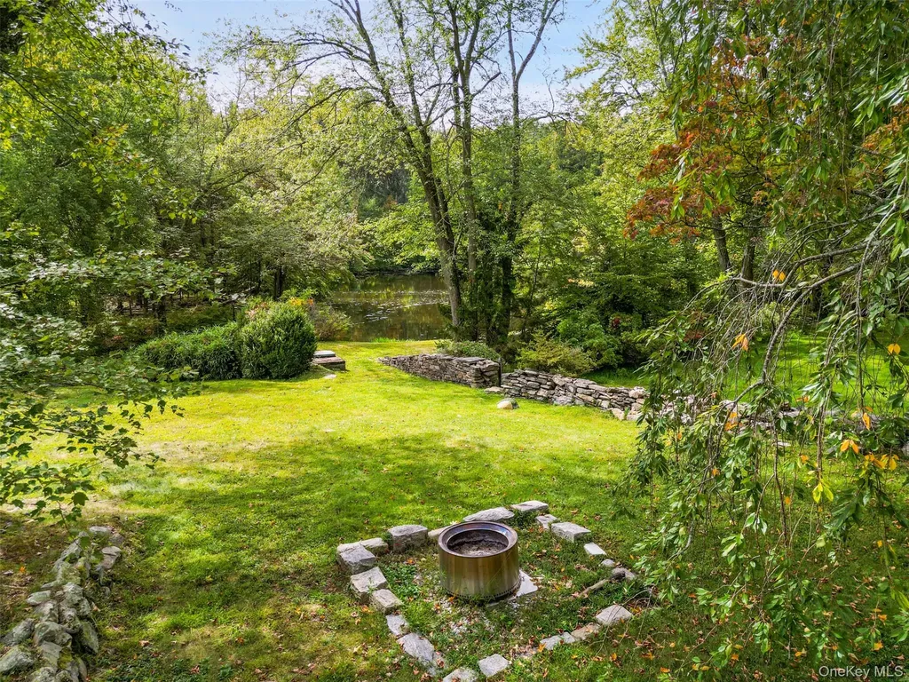 18 Salem Road Pound Ridge NY 10576