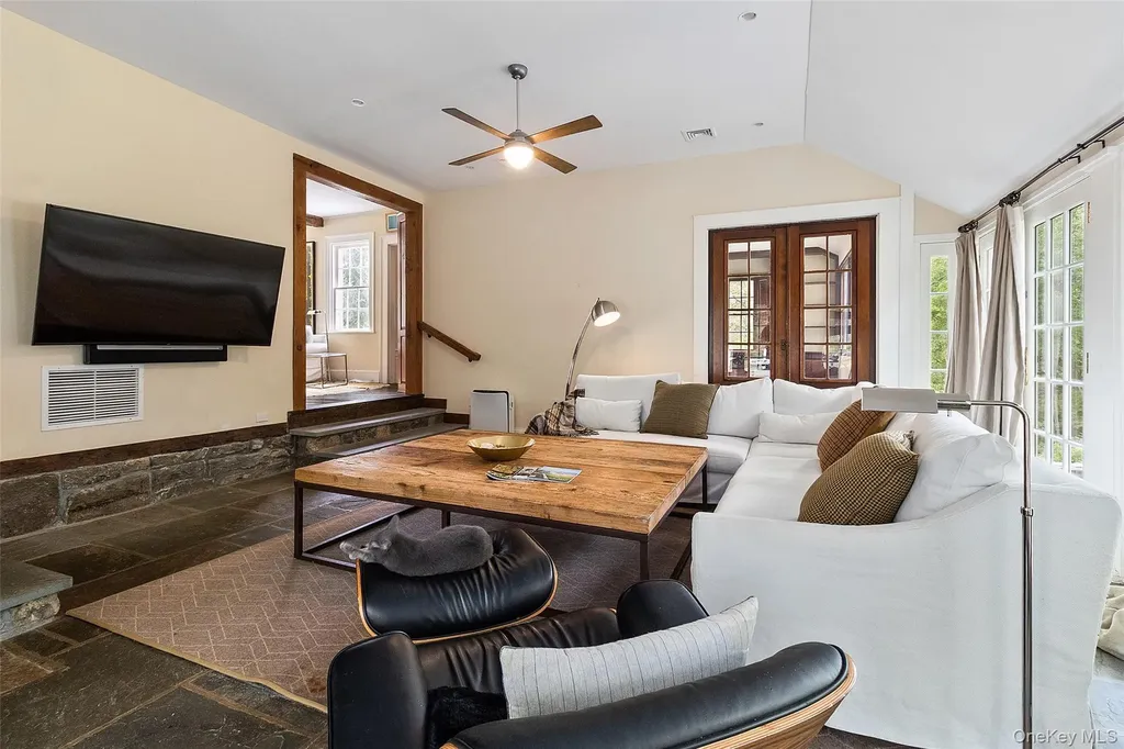 18 Salem Road Pound Ridge NY 10576