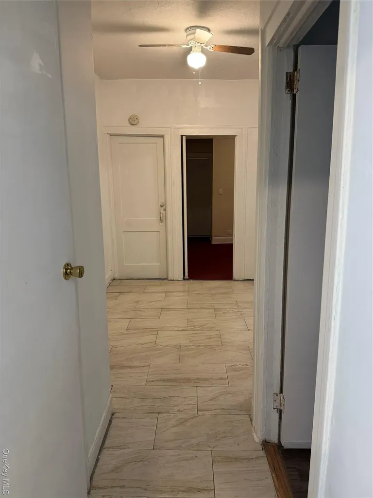 927 E 219th Street Bronx NY 10469