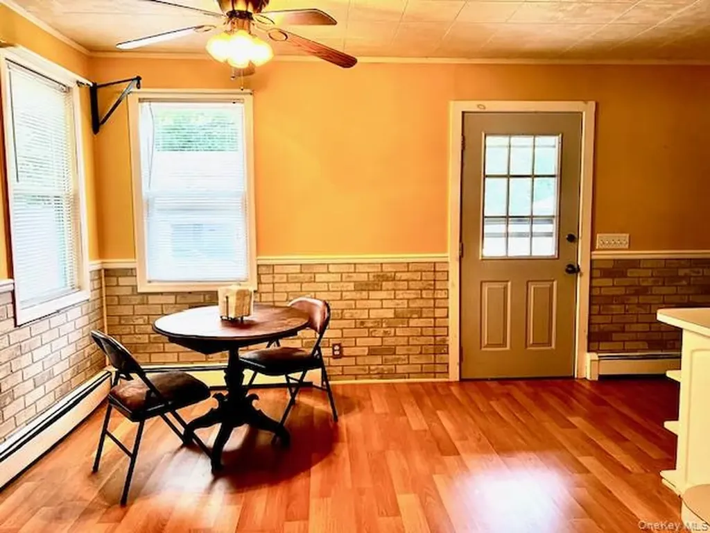 31 Champlain Street Ronkonkoma NY 11779