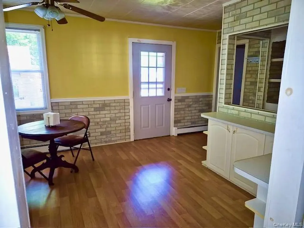 31 Champlain Street Ronkonkoma NY 11779