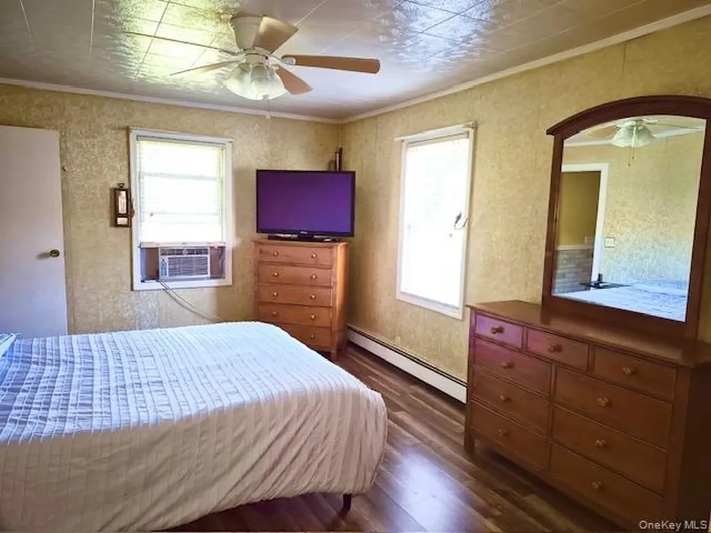 31 Champlain Street Ronkonkoma NY 11779
