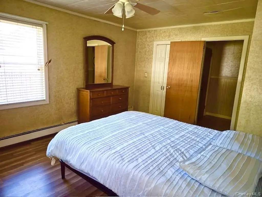 31 Champlain Street Ronkonkoma NY 11779