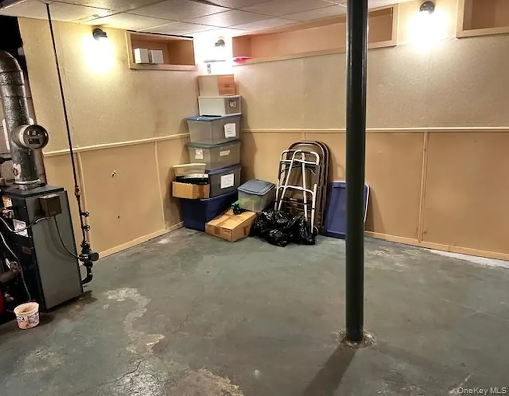 31 Champlain Street Ronkonkoma NY 11779