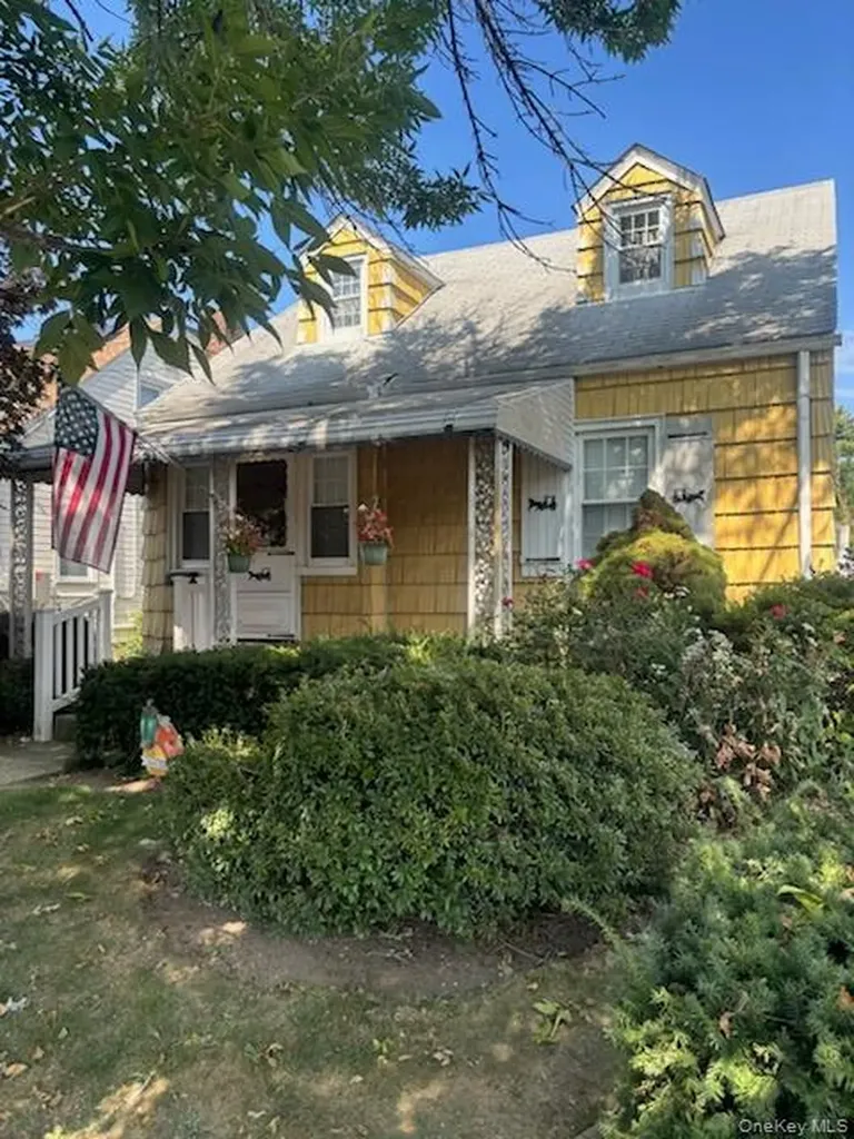 545 6th Avenue New Hyde Park NY 11040