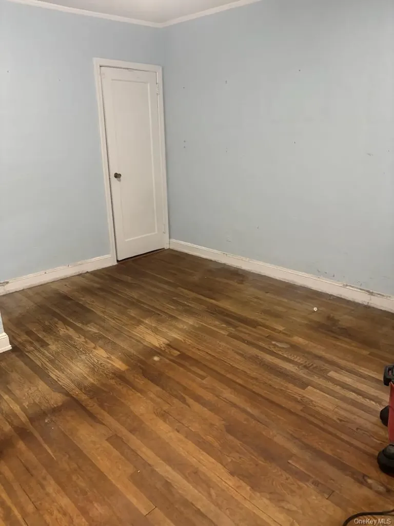 545 6th Avenue New Hyde Park NY 11040