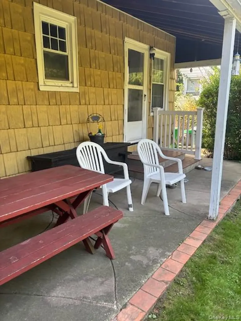 545 6th Avenue New Hyde Park NY 11040