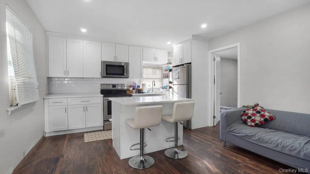 23 Madeline Lane West Babylon NY 11704
