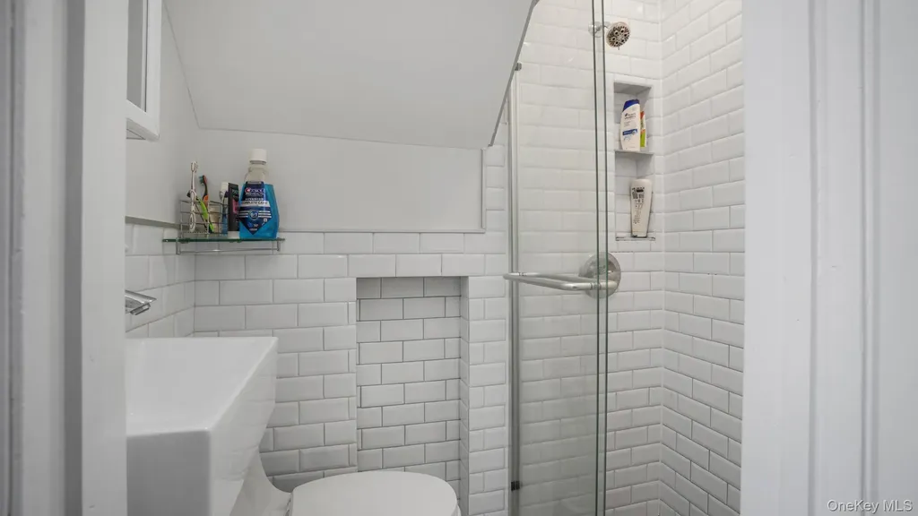 23 Madeline Lane West Babylon NY 11704