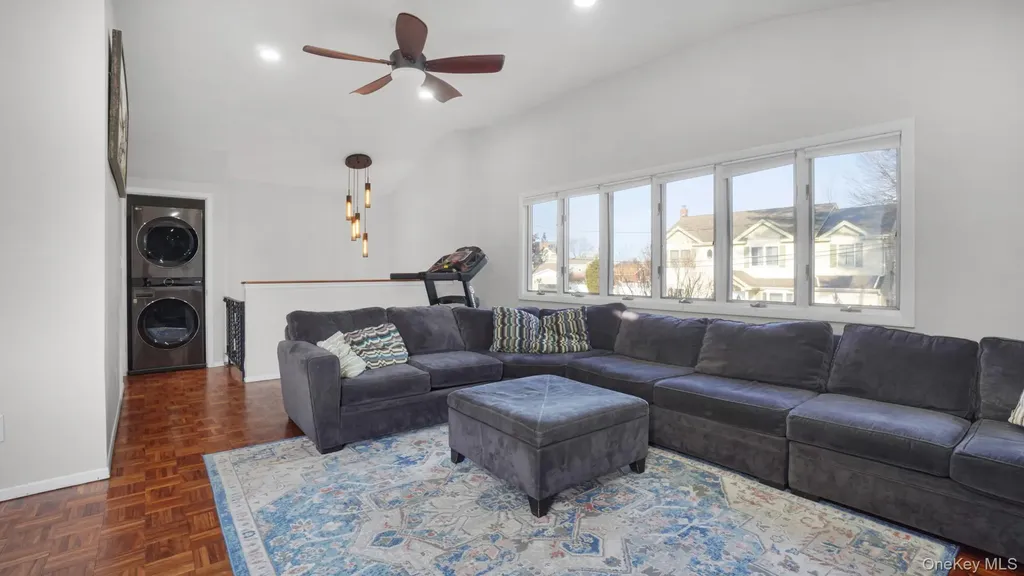 23 Madeline Lane West Babylon NY 11704