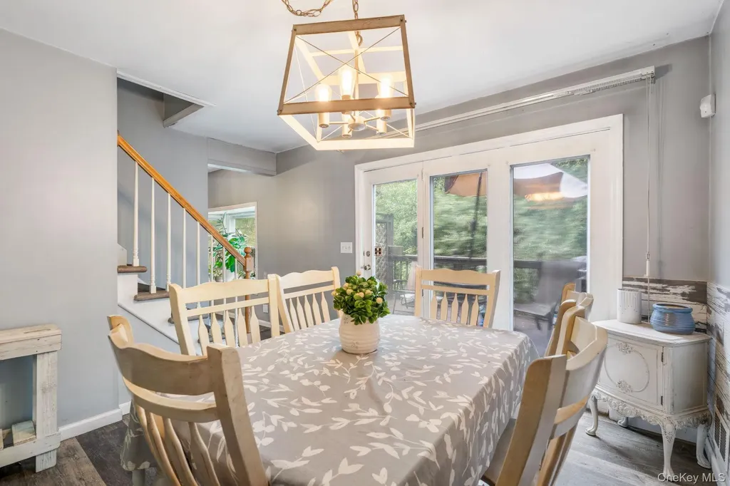 5 Windsor Court Poughkeepsie NY 12601