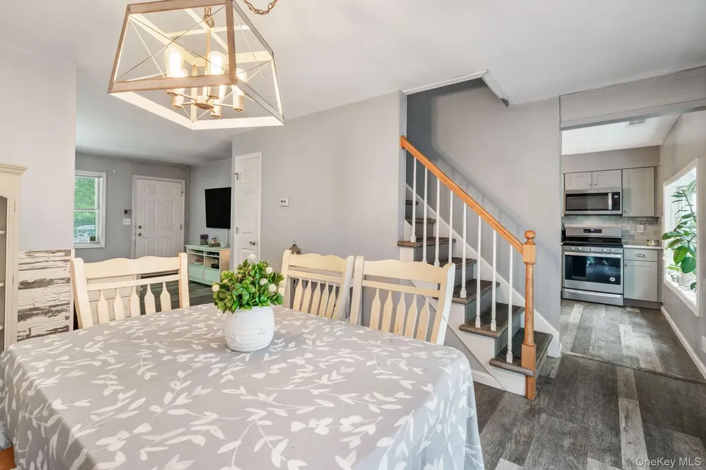 5 Windsor Court Poughkeepsie NY 12601