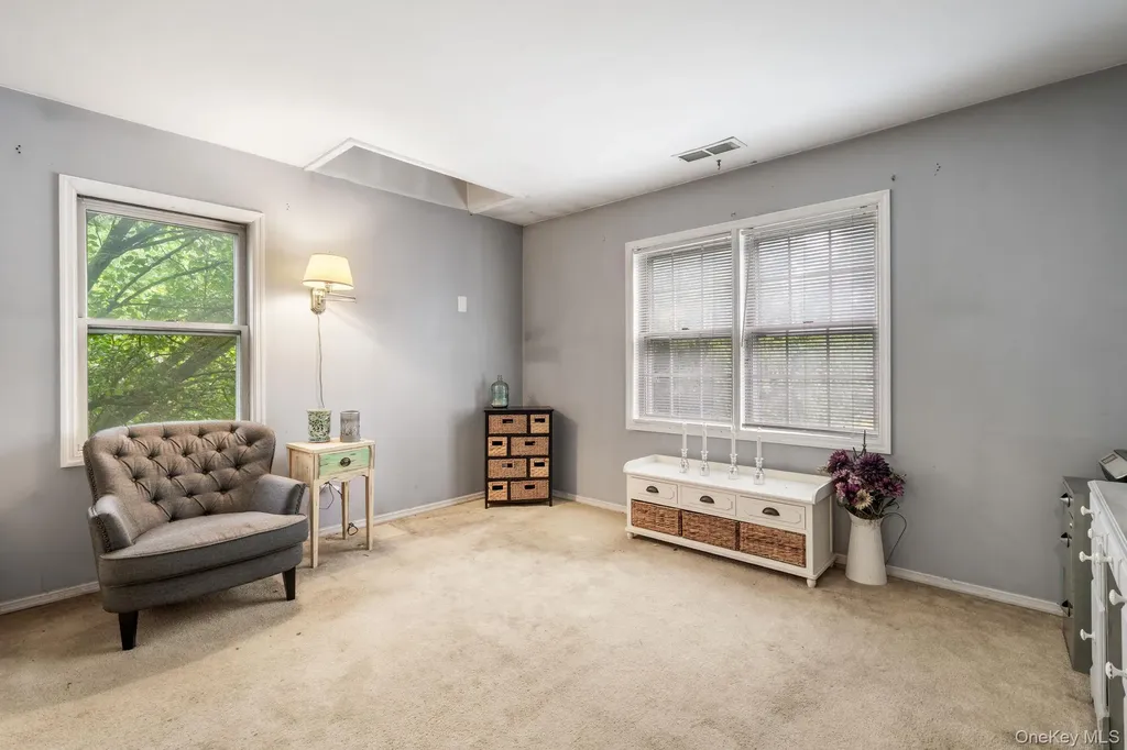 5 Windsor Court Poughkeepsie NY 12601