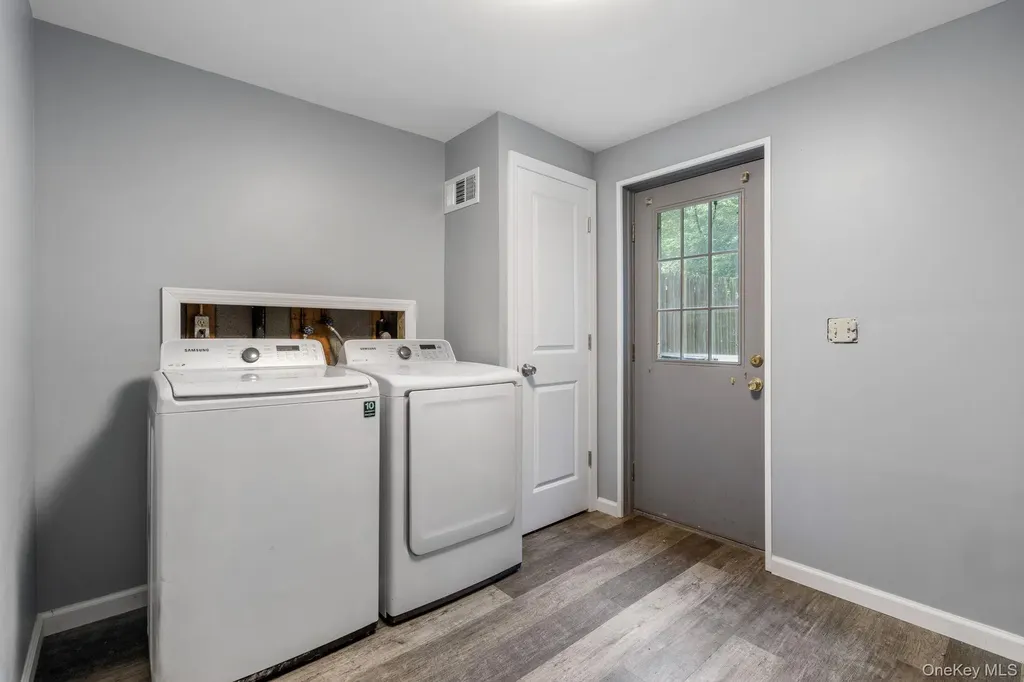 5 Windsor Court Poughkeepsie NY 12601