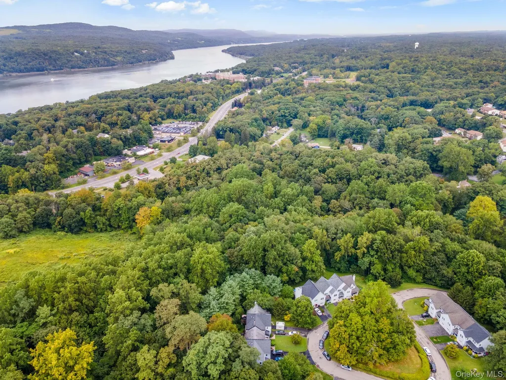 5 Windsor Court Poughkeepsie NY 12601