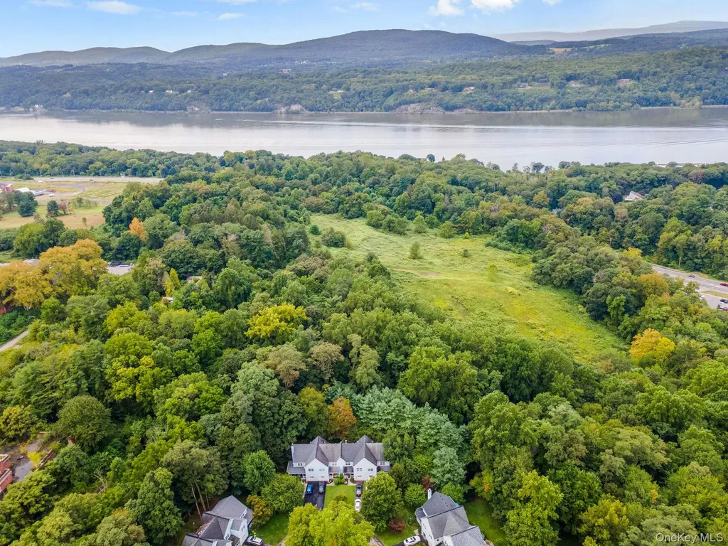 5 Windsor Court Poughkeepsie NY 12601