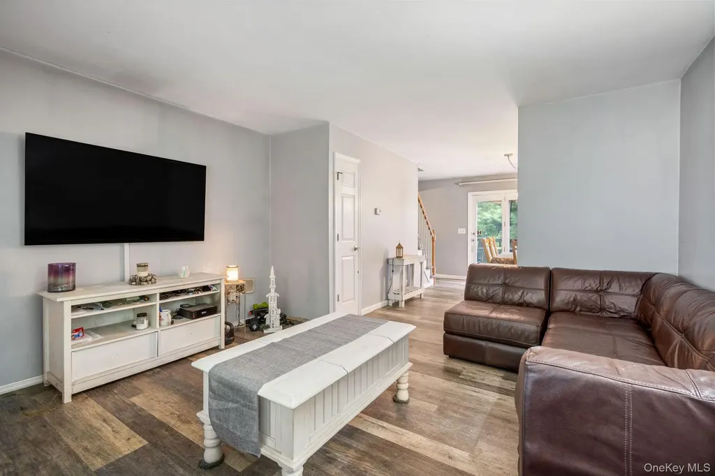 5 Windsor Court Poughkeepsie NY 12601