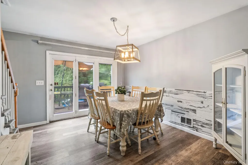 5 Windsor Court Poughkeepsie NY 12601