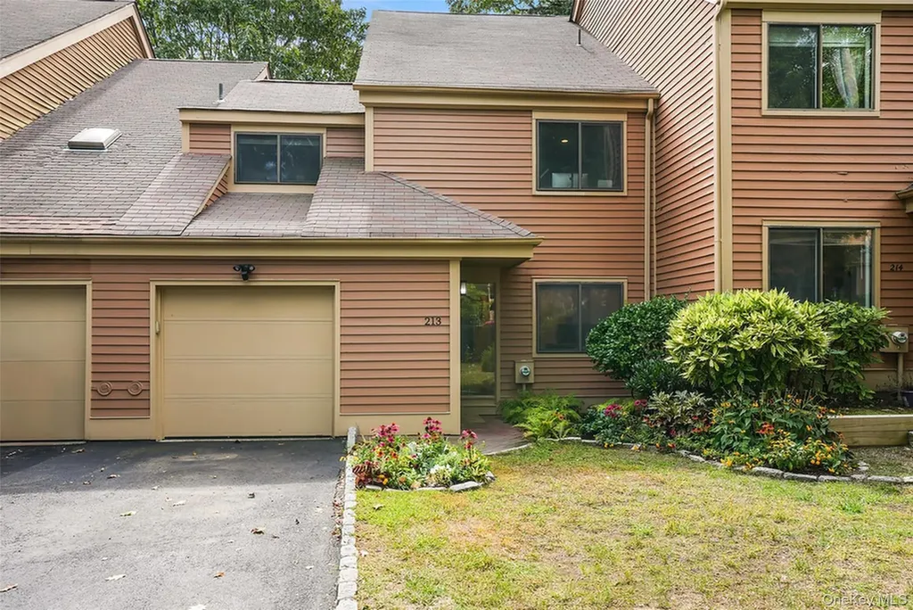 213 Treetop Crescent Rye Brook NY 10573