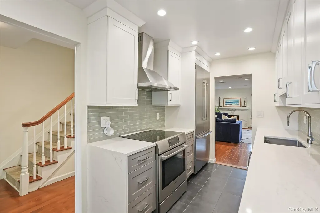 213 Treetop Crescent Rye Brook NY 10573