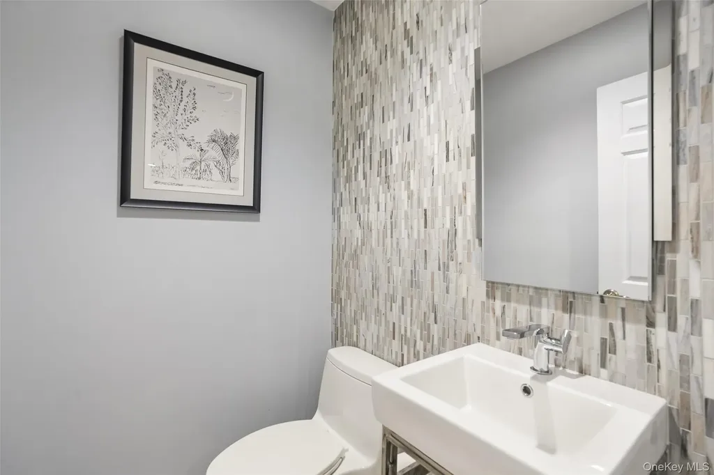 213 Treetop Crescent Rye Brook NY 10573