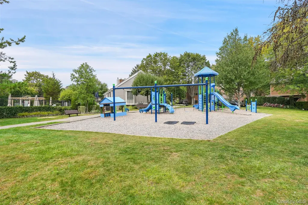 213 Treetop Crescent Rye Brook NY 10573