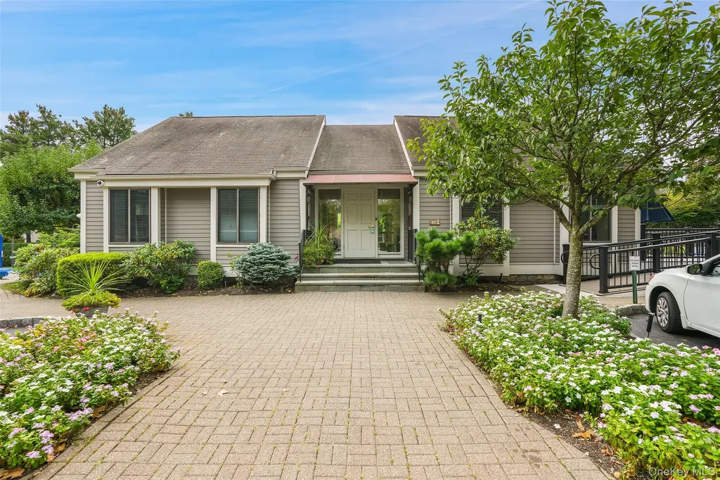 213 Treetop Crescent Rye Brook NY 10573